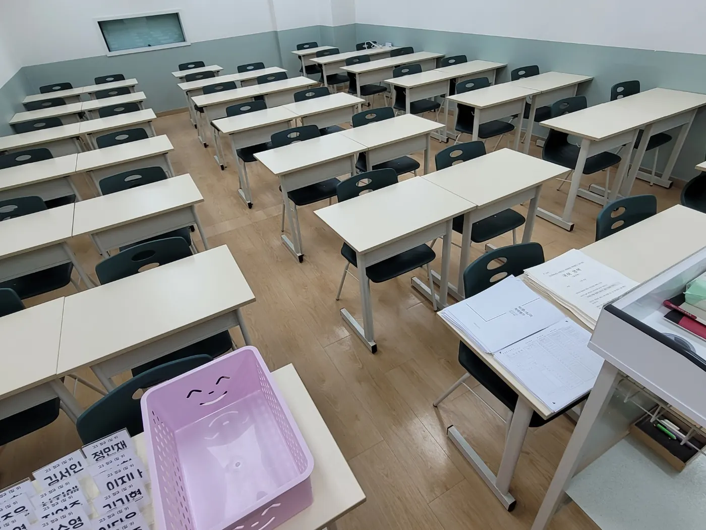 신길동 학원청소 시공 현장 — 강의실 마감