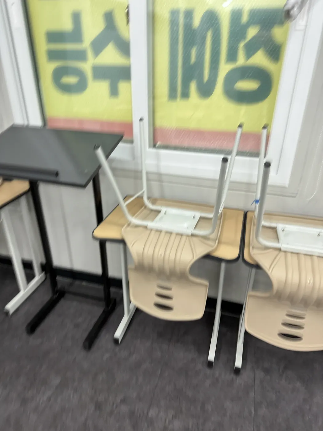 물왕동 학원청소 시공 현장 — 복도 바닥 관리