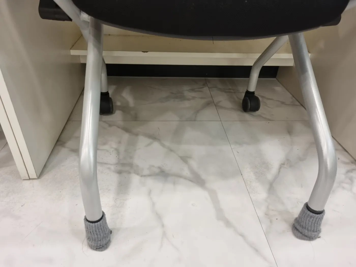 바닥 마감 상태 — 초평동 학원청소 현장