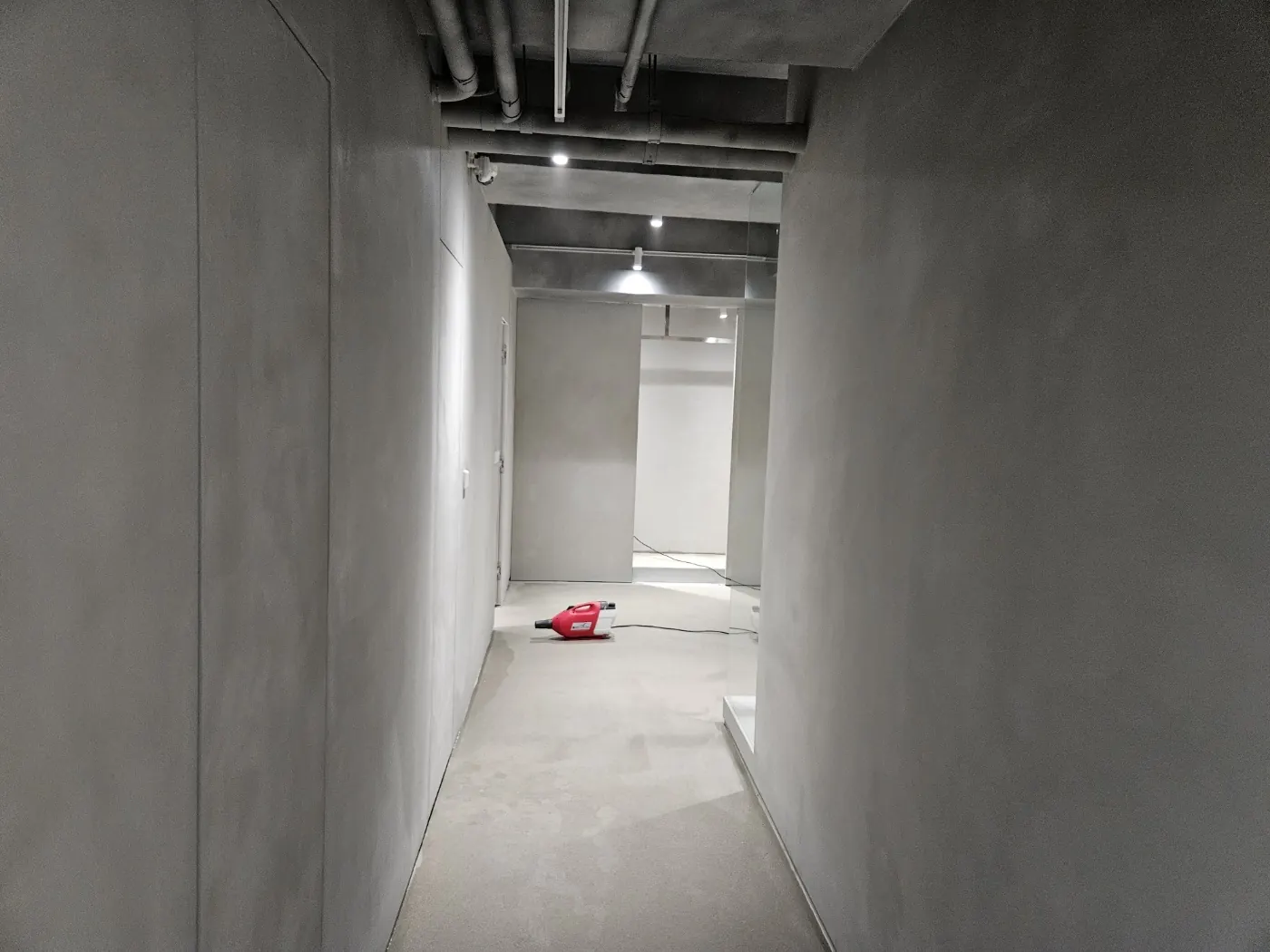 바닥 얼룩 제거 — 김포시 카페청소 현장
