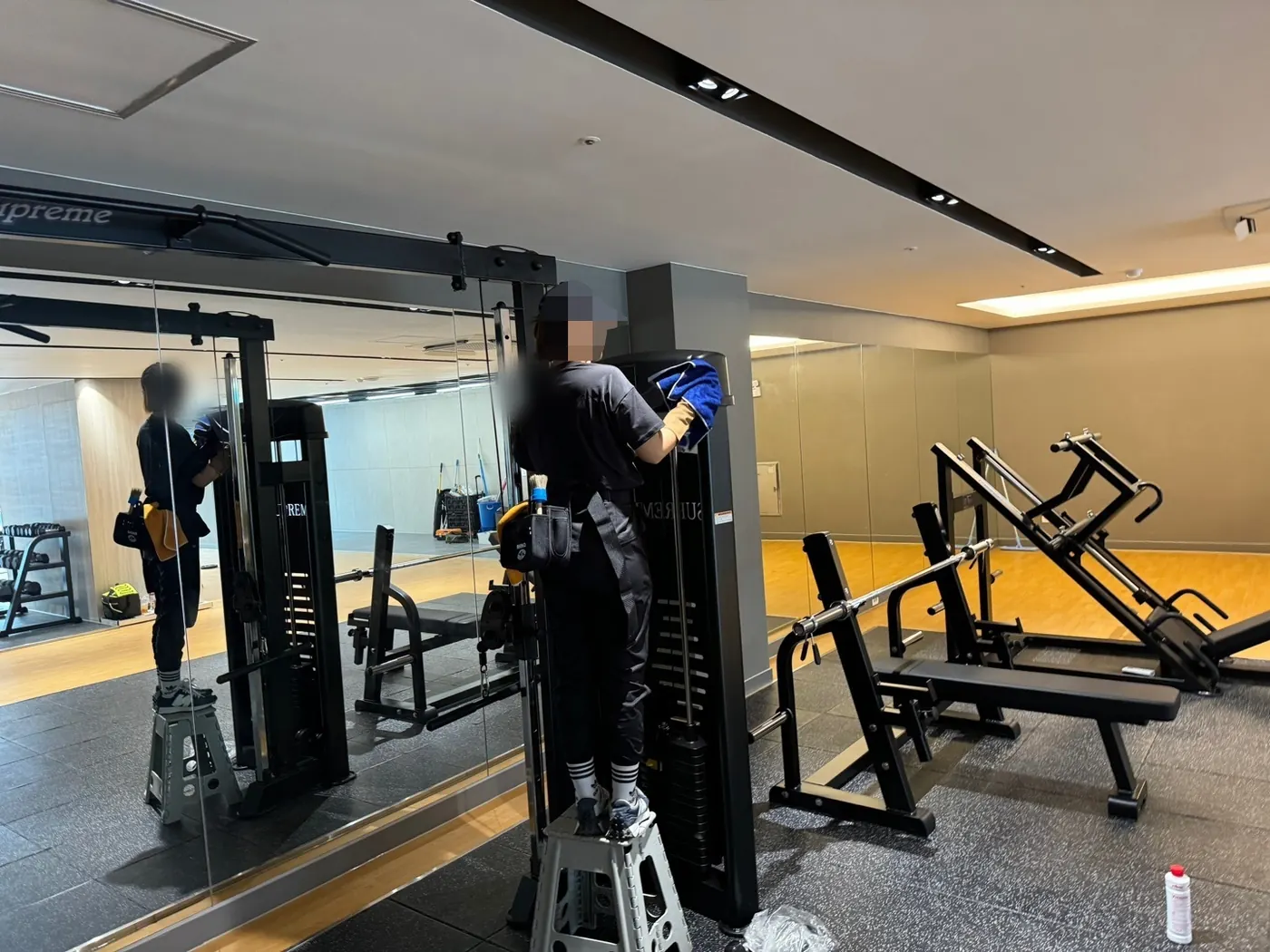 작업 진행 — 이동 헬스장청소 현장