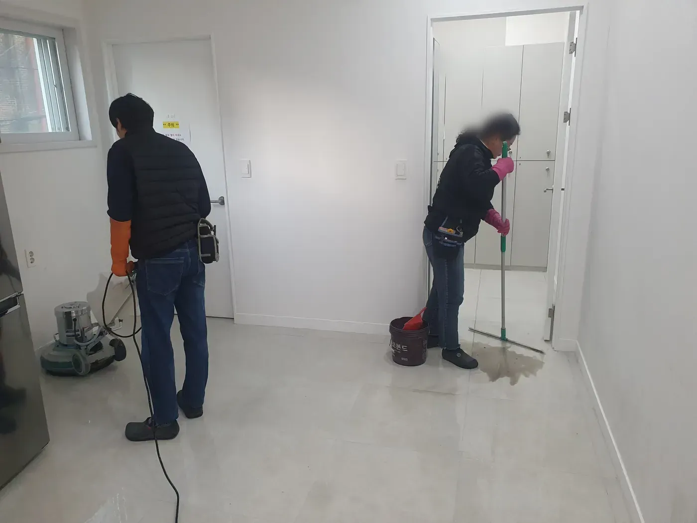 바닥 기계 세정 — 청학동 병원청소 현장