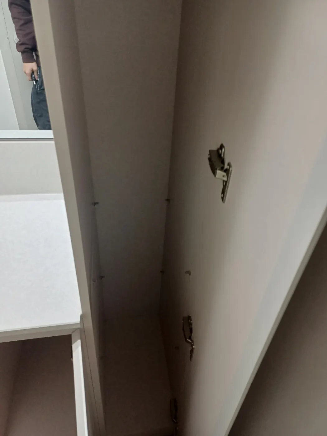 붙박이장 내부 — 원종동 입주청소 현장