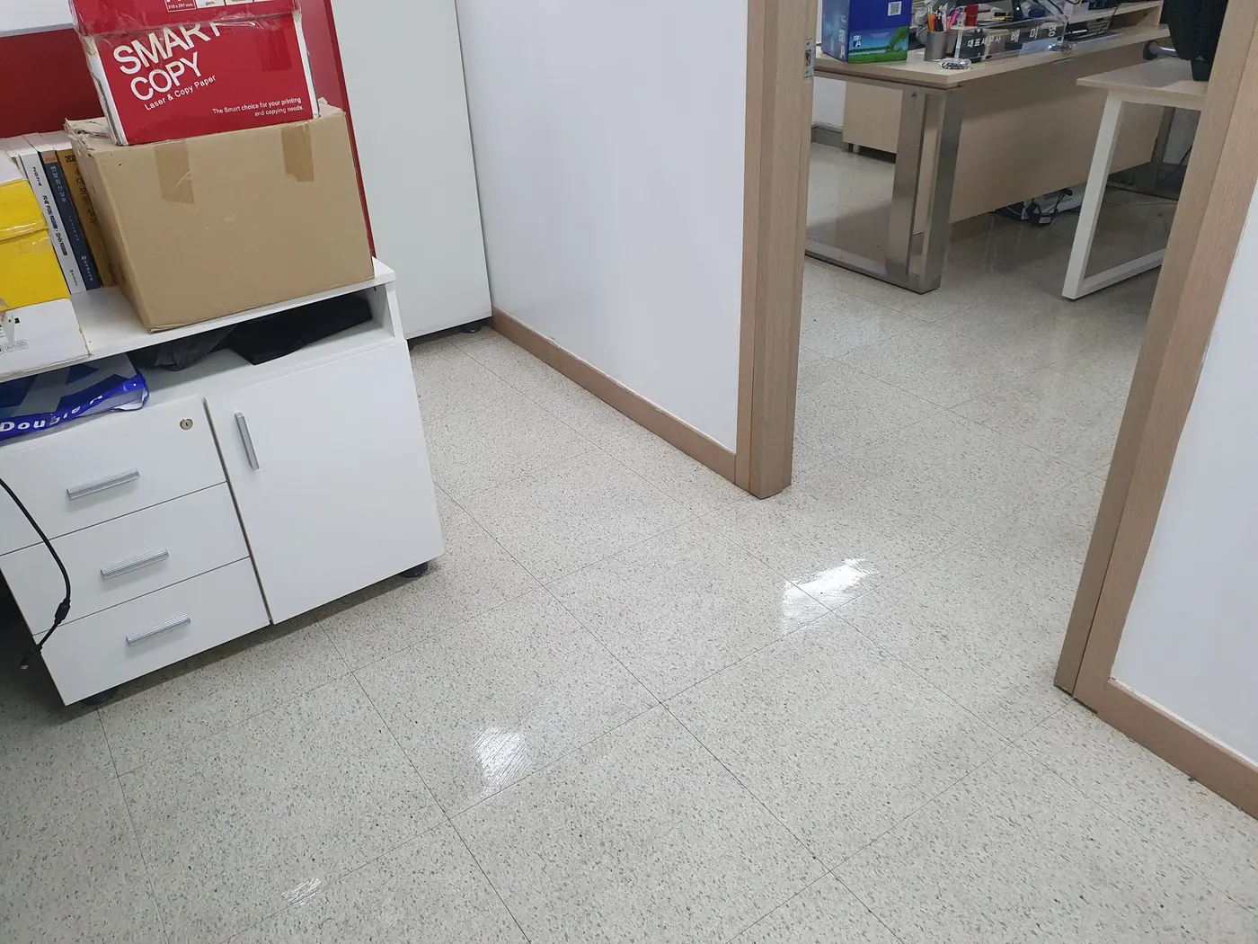 김포시 사무실청소 시공 현장 — 바닥 광택 마감