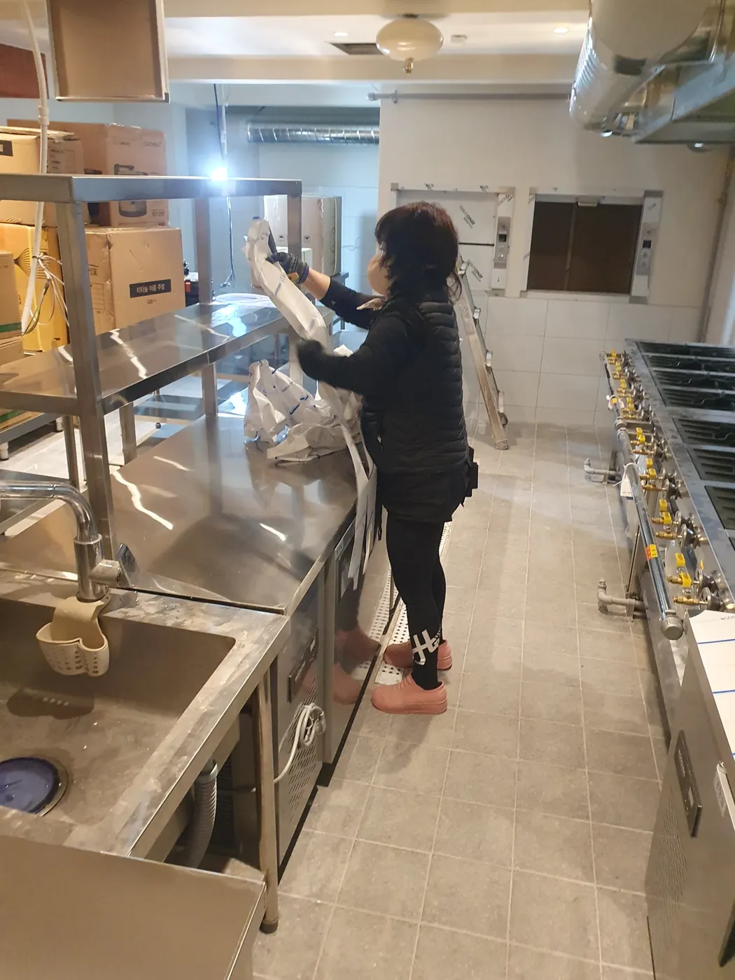 주방 집기 정리 — 삼동 식당청소 현장