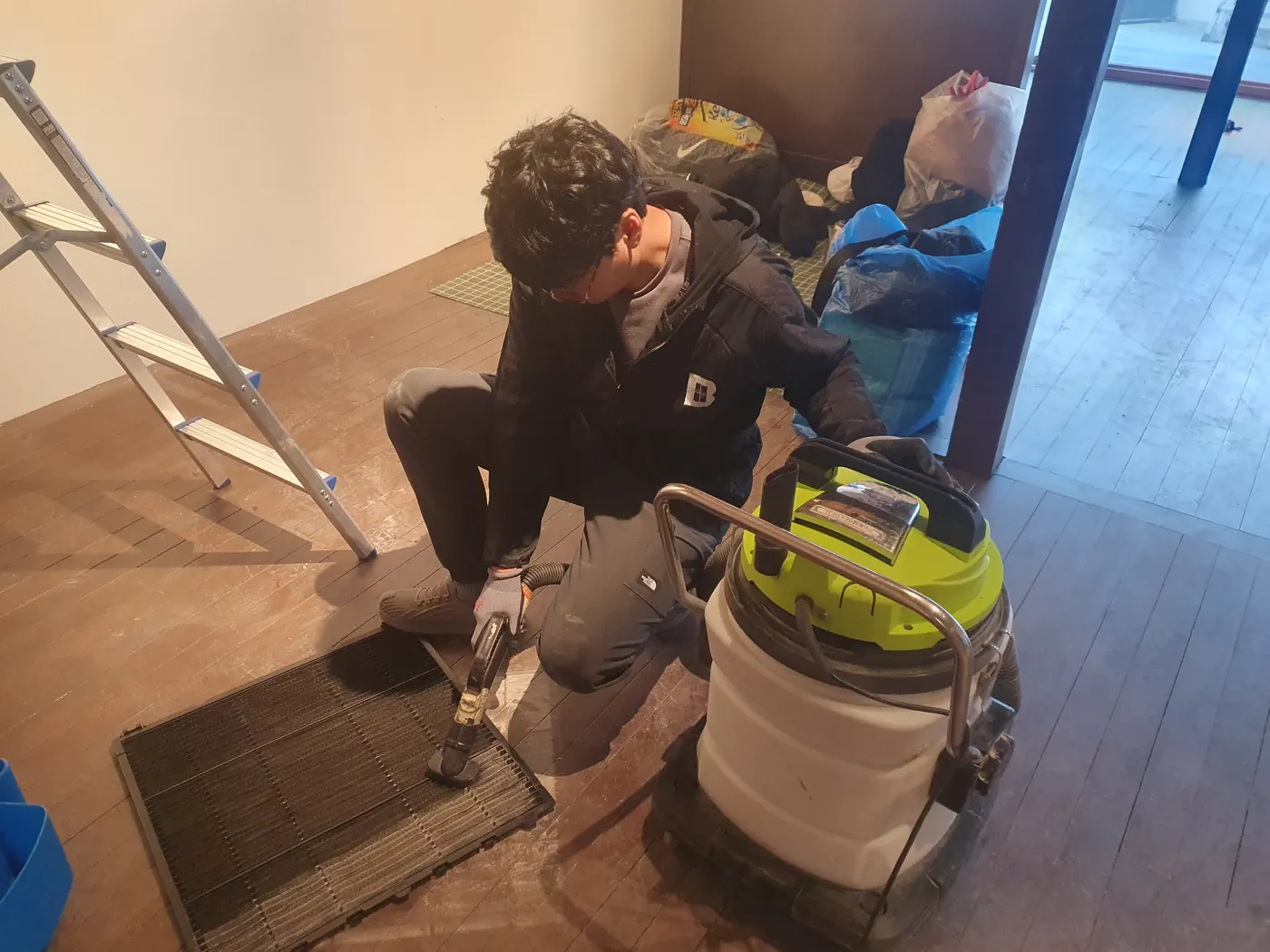 작업 진행 — 물왕동 식당청소 현장