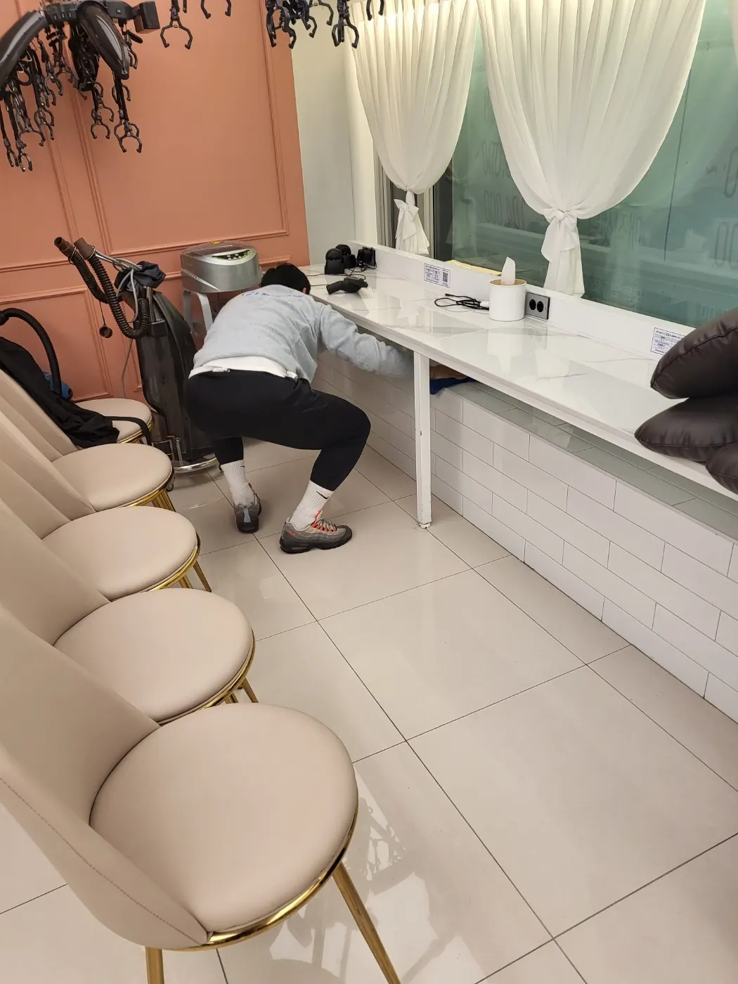 작업 진행 — 과천시 미용실청소 현장