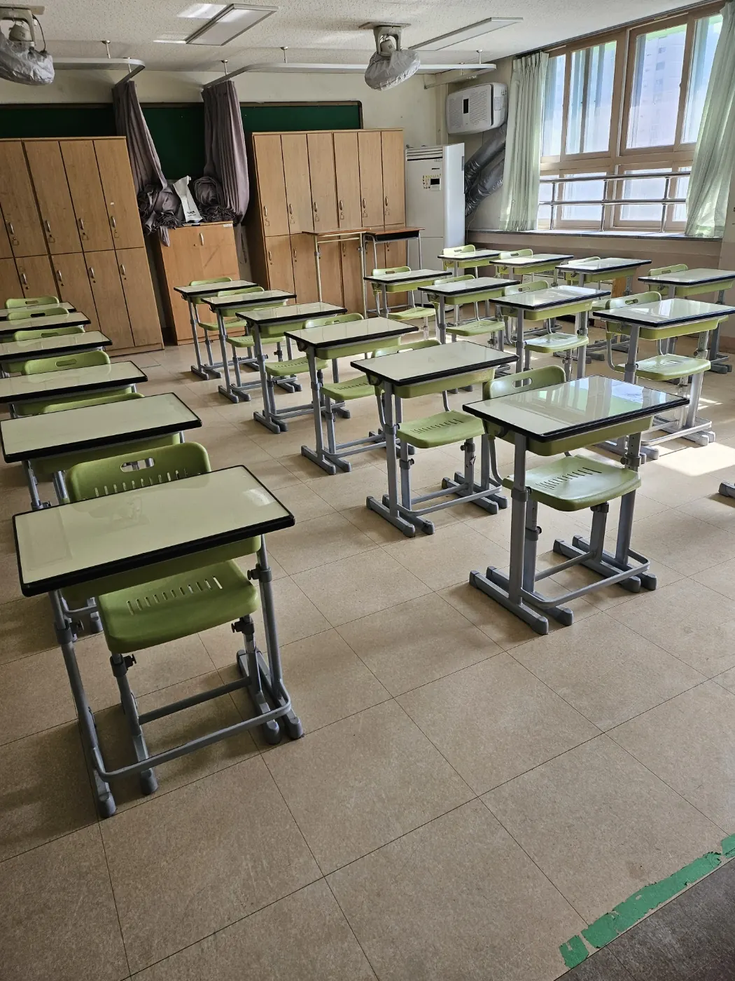 내손동 학교청소 시공 현장 — 교실 정리