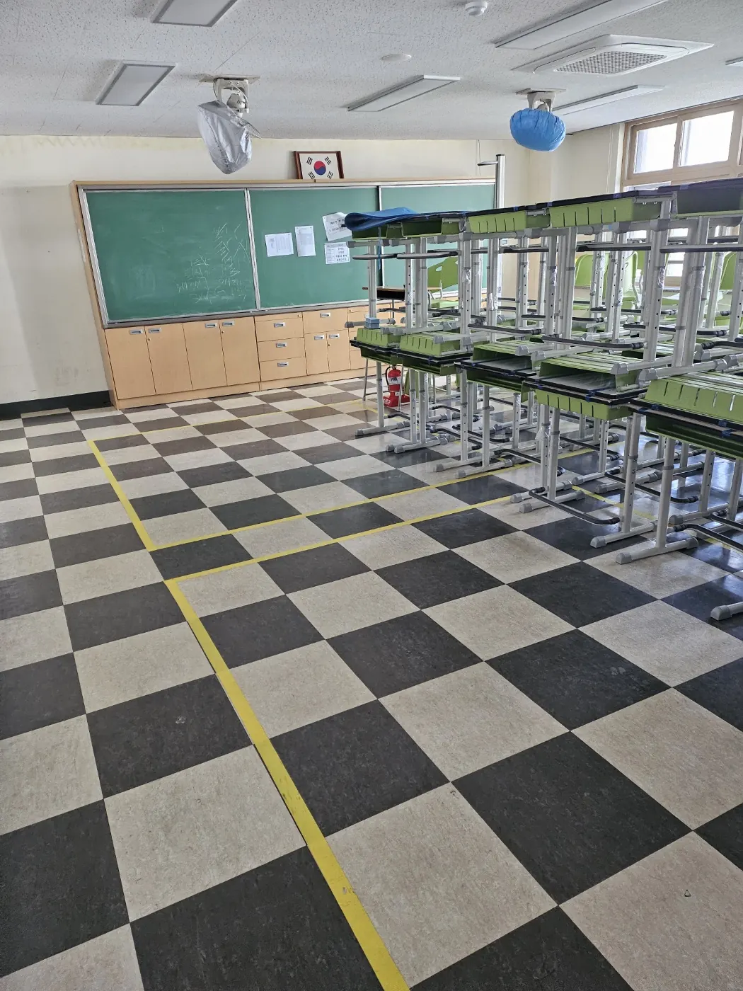 중동 학교청소 시공 현장 — 교실 마감