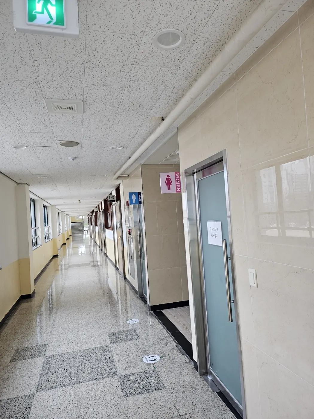 오산시 학교청소 시공 현장 — 복도 관리