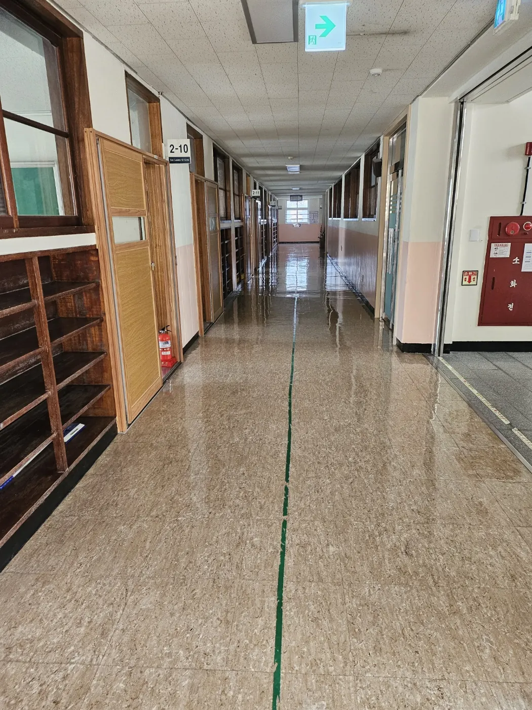 안산시 학교청소 시공 현장 — 복도 관리