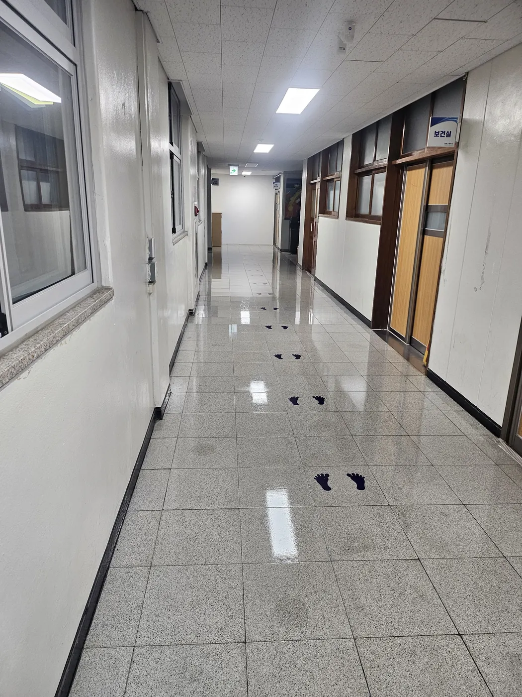 부천 원미구 학교청소 시공 현장 — 통로 정리