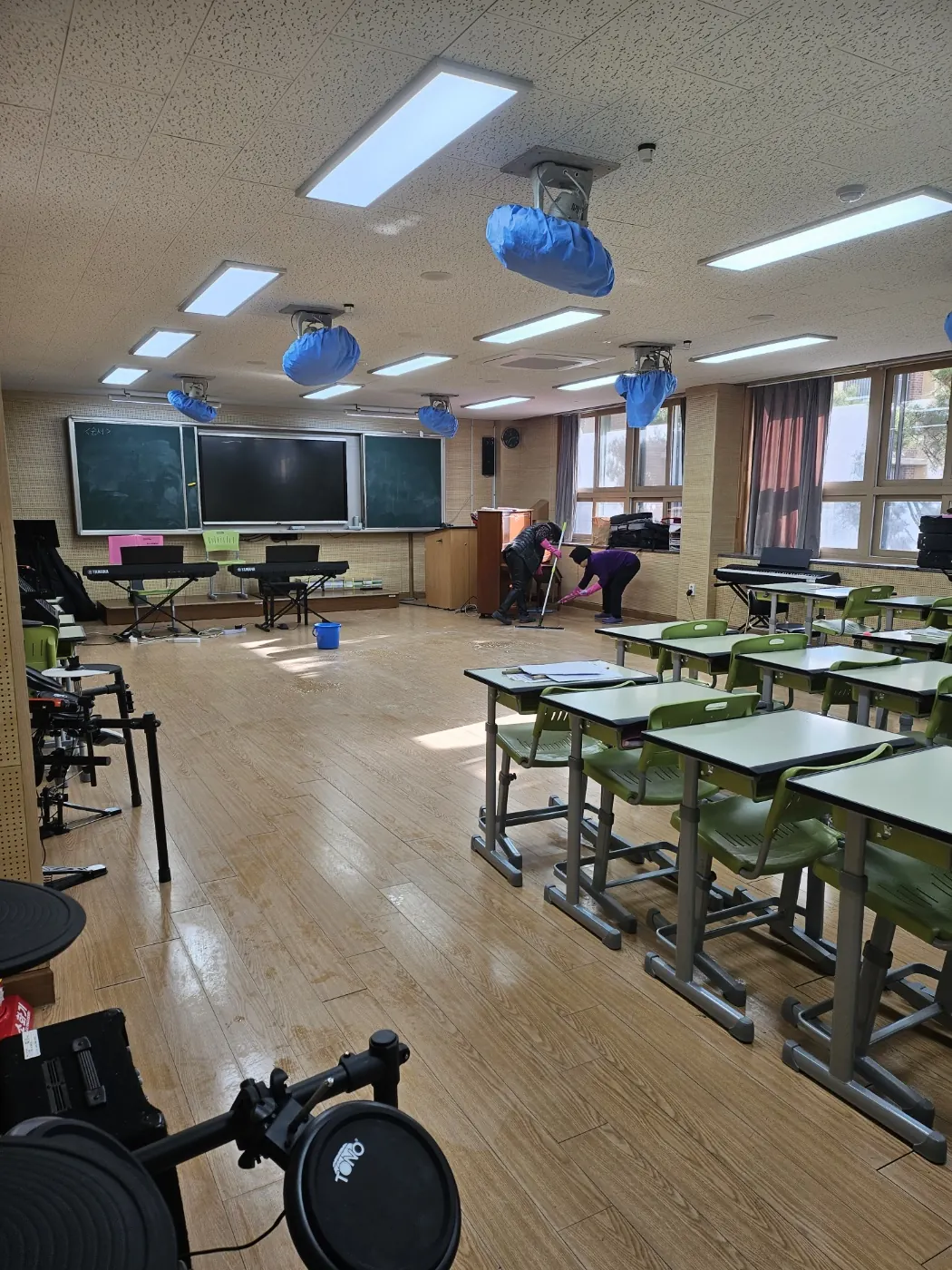 바닥 물걸레 마감 — 대부남동 학교청소 현장