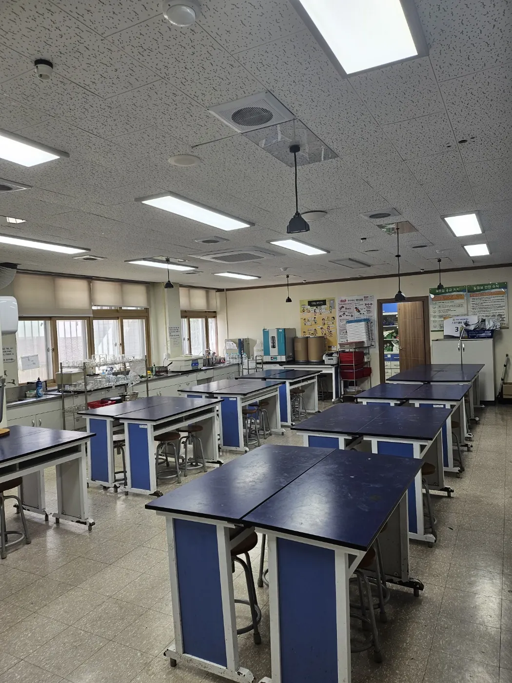 특별교실 정리 — 오전동 학교청소 현장