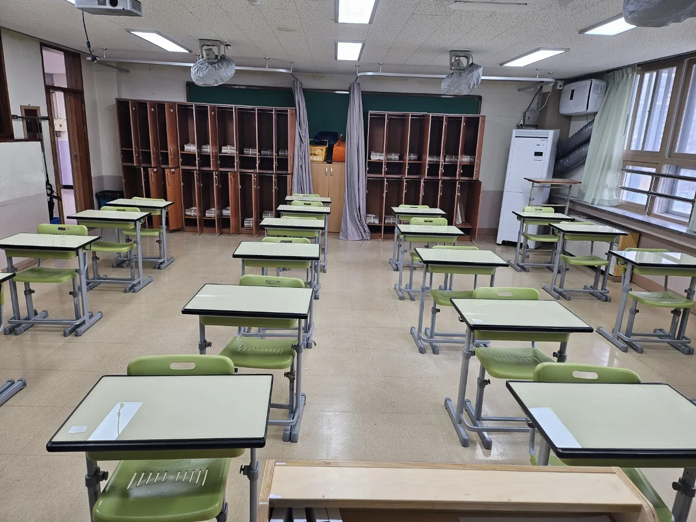 특별교실 정리 — 방산동 학교청소 현장