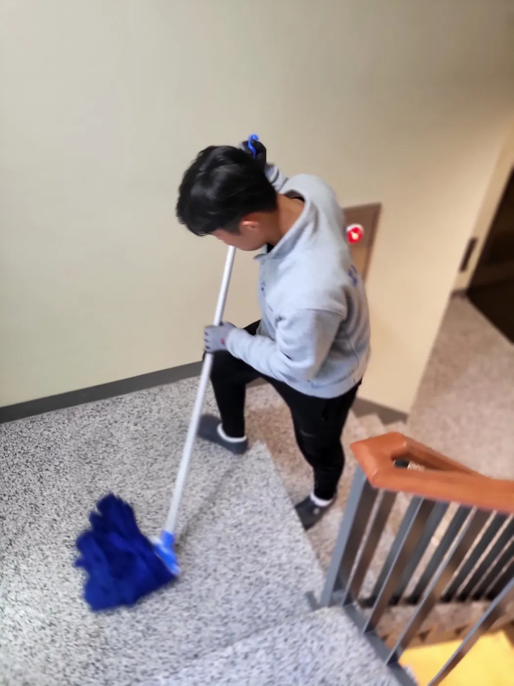 부천시 계단청소 시공 현장 — 계단 난간 청소